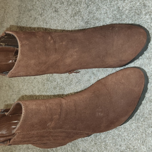 Shoe Dazzle Chestnut Wedge Ankle Booties - Picture 2 of 7